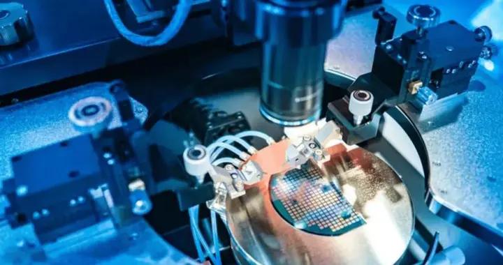 全球首款2nm芯片正式亮相，中國芯從7nm起步到底還要追趕多少年？