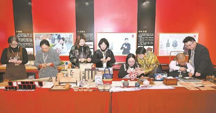 陽光生活 | 上海市殘疾人文化藝術作品在故宮“綻放”