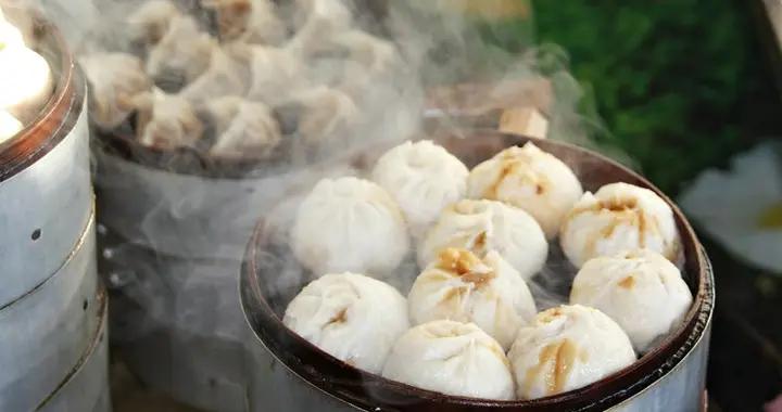 早上爲什麼不建議喫饅頭？醫生：不止饅頭，這幾類食物，也要少喫