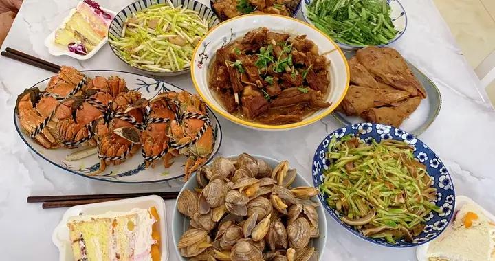 媽媽生日，閨女做的一桌菜曬朋友圈火了，網友：小棉襖不是白叫的