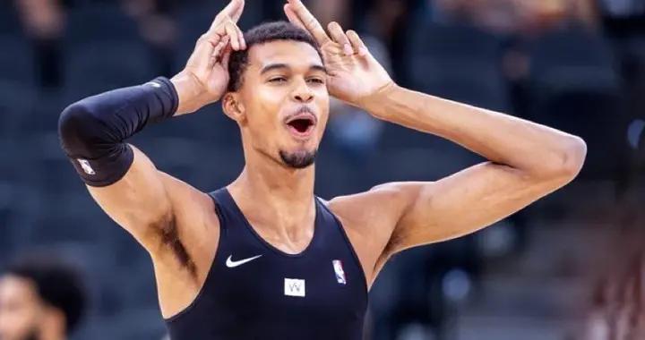 60分鐘狂轟63分！正負值+64！文班亞馬創神級紀錄，馬刺該起飛了