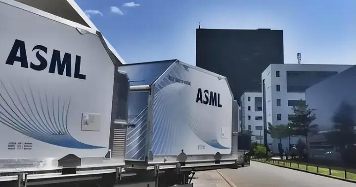 ASML壟斷不行再下重手，1000臺光刻機變廢鐵，外媒：真實水平暴露