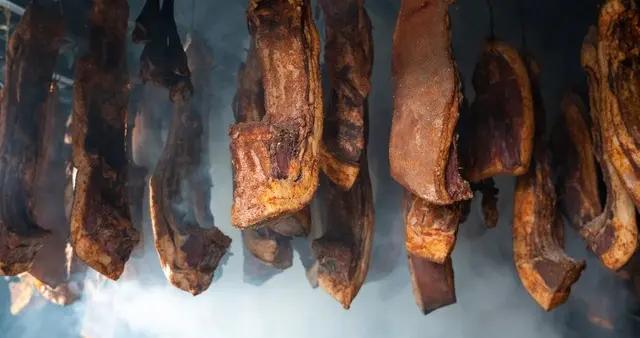 醃臘肉，放多少鹽合適？牢記1個黃金法則，鹹香可口，越存越香！