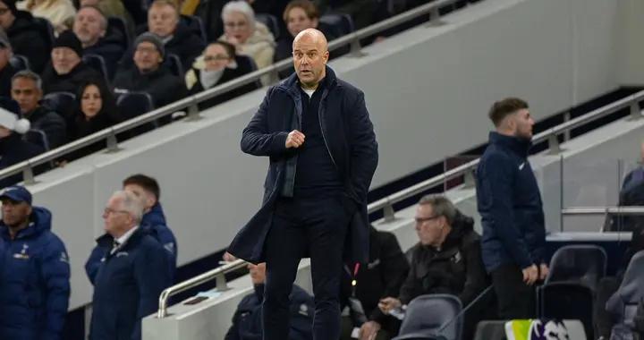 斯洛特：換下弗林蓬？他沒有受傷；西蒙斯的紅牌完全正確