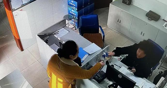 970路公交高效尋回乘客失物 獲12345熱線表揚