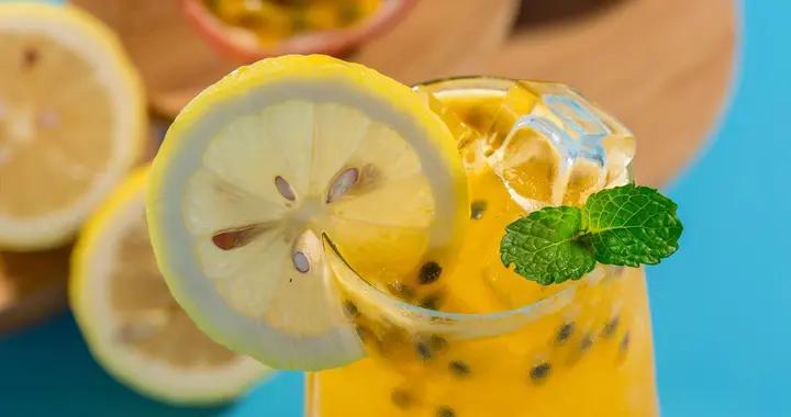 蜂蜜檸檬百香果搭配絕了！酸甜味裏藏着增強免疫、改善皮膚的祕密