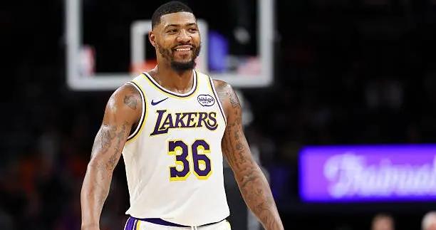 斯馬特：希望裁判吹罰尺度統一；我作爲湖人隊長都沒法和他們溝通