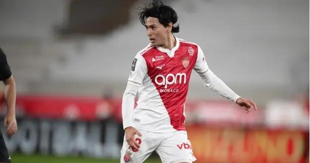 隊報：南野拓實法國杯比賽中左膝受傷，傷勢疑似十分嚴重