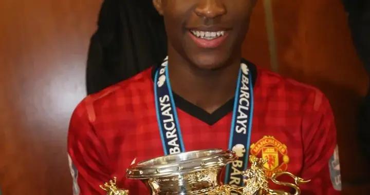 身兼兩職，前曼聯青訓球員埃康加梅內現在一邊踢球一邊當郵差