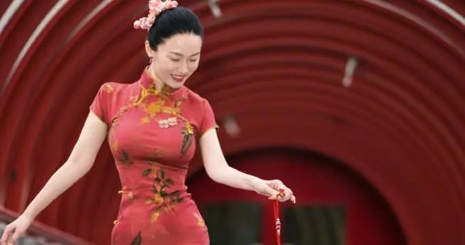 杜江也沒想到，半隱退的霍思燕，在另一個領域風光無限，爲國爭光