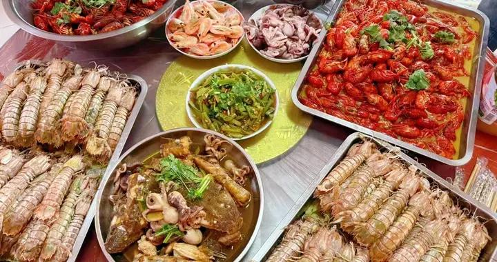 山東一家人的假期午餐飯，朋友圈火了，網友：家裏有礦！喫不起！