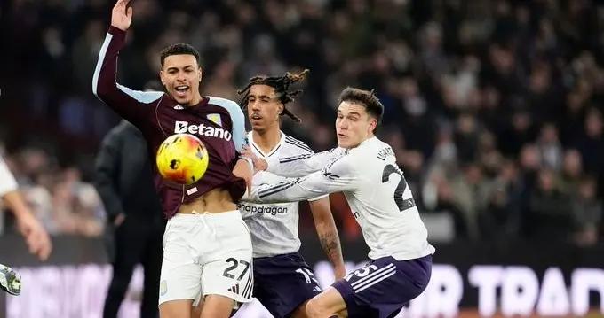 難堪大用？烏加特最近7次英超首發曼聯全部輸球