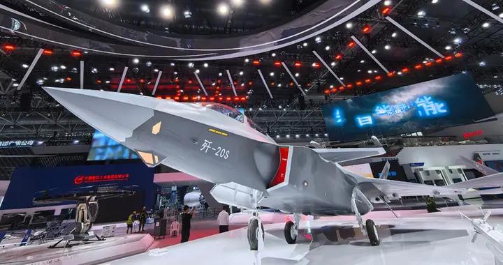 中國殲20S戰鬥機，雙座設計暗藏玄機，130公里外獵殺敵艦於無形