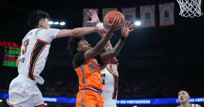 難敵衛冕冠軍，CBA開局不順，滿懷雄心的上海男籃暴露短板