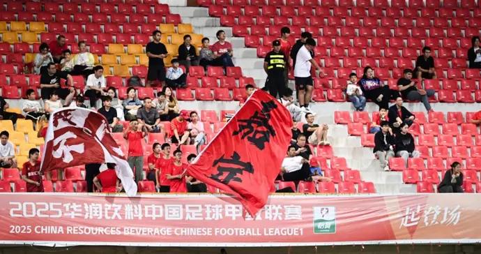 嘉定匯龍外遷寧波已成定局，上海足球市場能承載起三家職業俱樂部嗎？