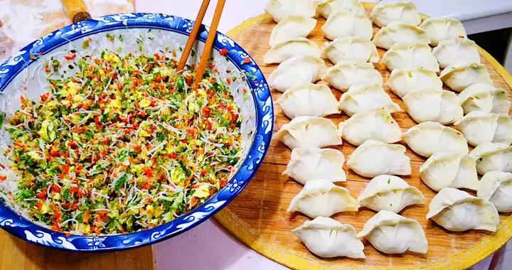 冬天包餃子，這餡是首選！時令蔬菜鮮過韭菜，鮮嫩多汁又營養，香