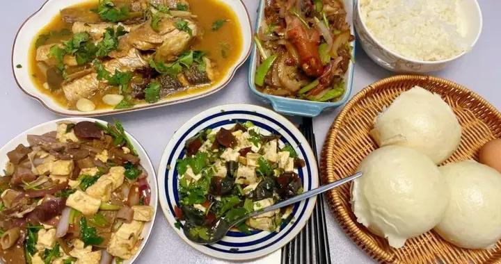 曬曬我家的週末午餐，簡單好喫的家常飯菜，這纔是真實生活的模樣