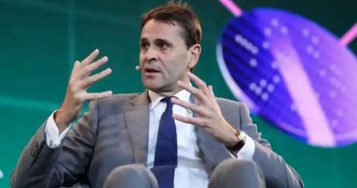 ASMLCEO：賣給中國的光刻機，落後8代，是10年前的產品了