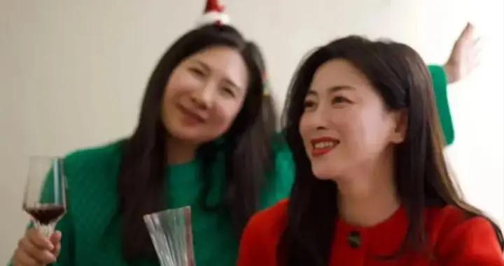 朱珠一家過聖誕，4歲珠寶正臉胖乎肚滾圓，富商爸爸比王昀佳還帥