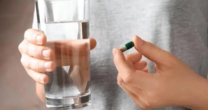 喫這一類藥，千萬別喝熱水！很多人都忽視了