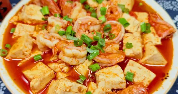 年齡大了要“先養骨”，別隻喝牛奶，多喫這3樣，腿腳有勁更硬朗