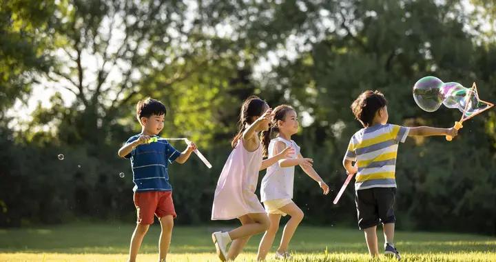 從小讓孩子“多運動”還是“多學習”，到了高中，五個差距凸顯