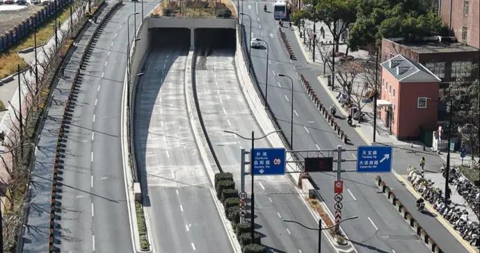 即日起，上海一處下立交地道雙向通道全封閉施工正式啓動