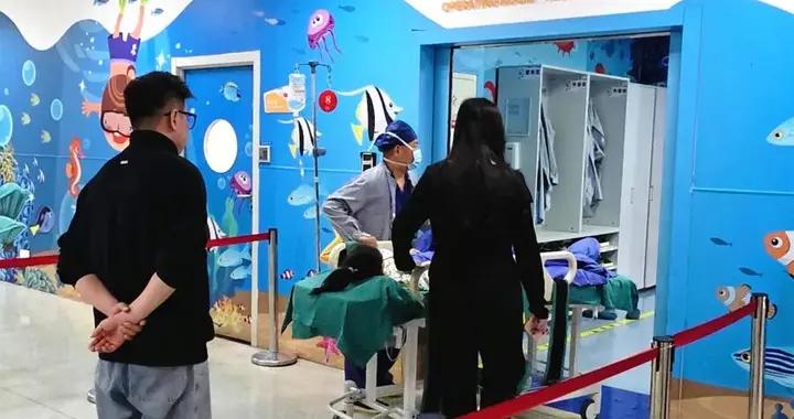 8歲女孩體內，竟有“不該有”的器官？中國首例手術，爲她存下當媽媽的可能