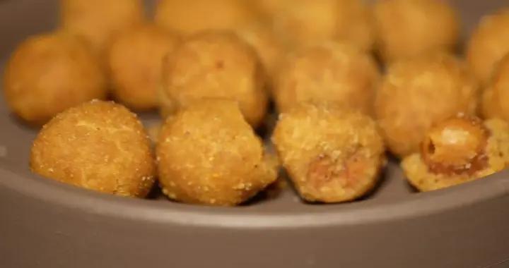 建議中老年人：別太心疼錢，這4種零食該喫就喫，腿腳有勁精神足