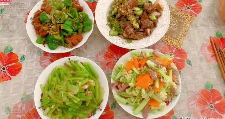 山東女子回孃家喫飯，老媽做了4個菜，網友：都是愛的味道！