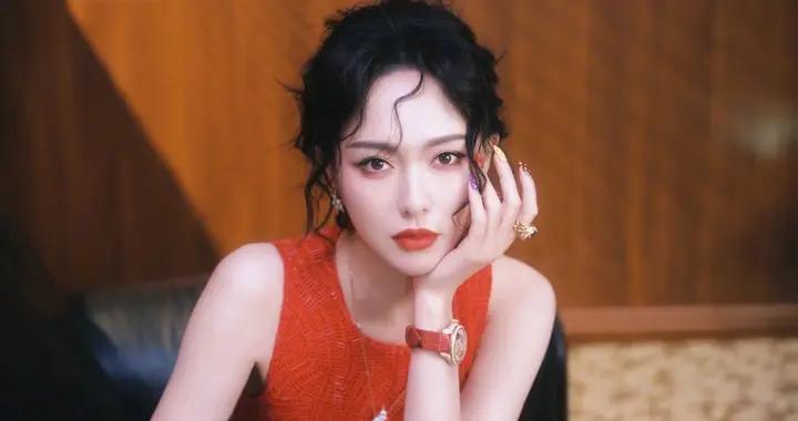 婚變傳聞真相大白一個月，唐嫣高調官宣喜訊，終於等到這一天