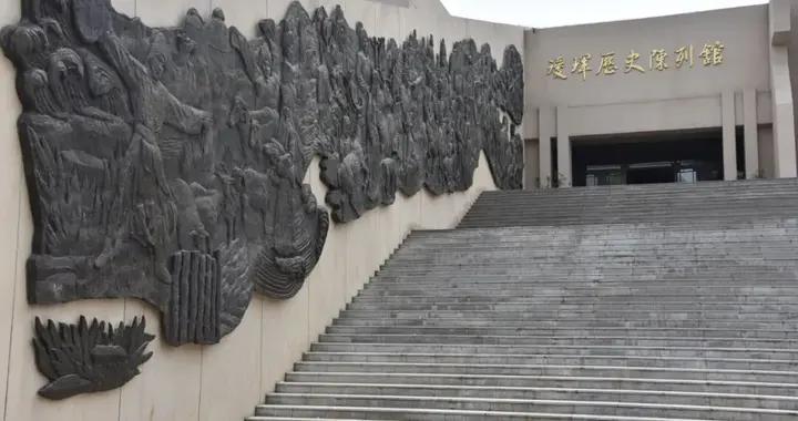 黑龍江唯二的中國歷史文化名鎮，《璦琿條約》簽訂地，對面是故土