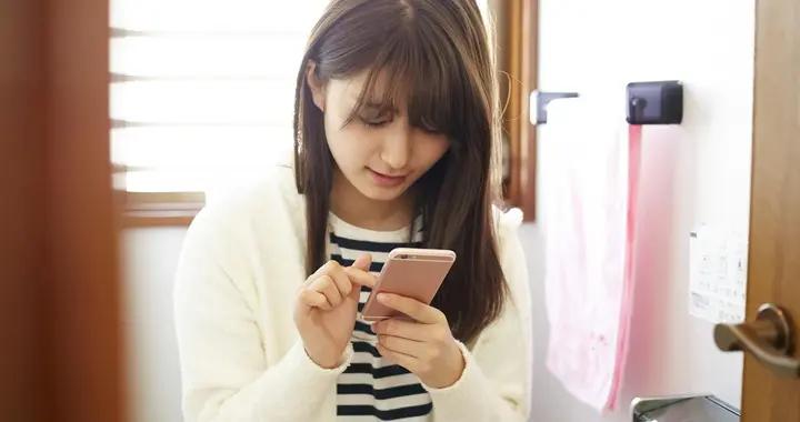 上廁所真的不要玩手機，當心便祕！