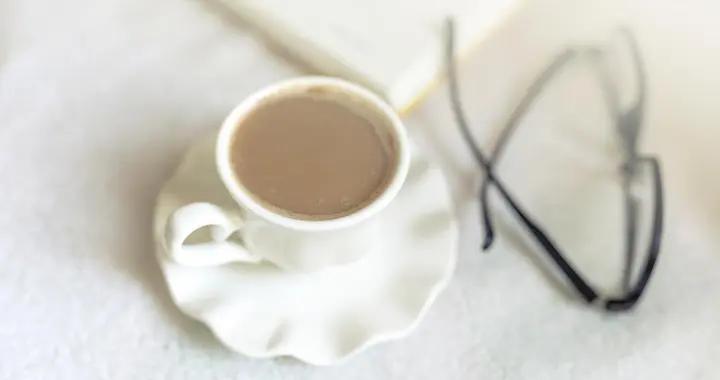 生理期喝咖啡怕不適？控制量、選對時間，這些要點要牢記