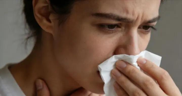 慢性咽炎招人煩，嗓子異物感太難受，正確用藥幫你擺脫困擾