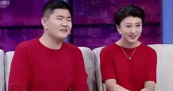 53歲閆學晶哭窮賣慘：二婚嫁富商、名下三套房，兒子賺百萬纔夠花