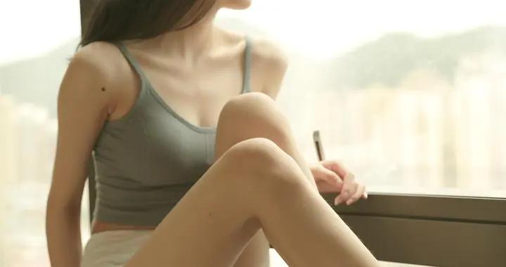 女子花4萬餘元隆胸，睡覺翻身假體塌陷，隆胸的人究竟是啥心態